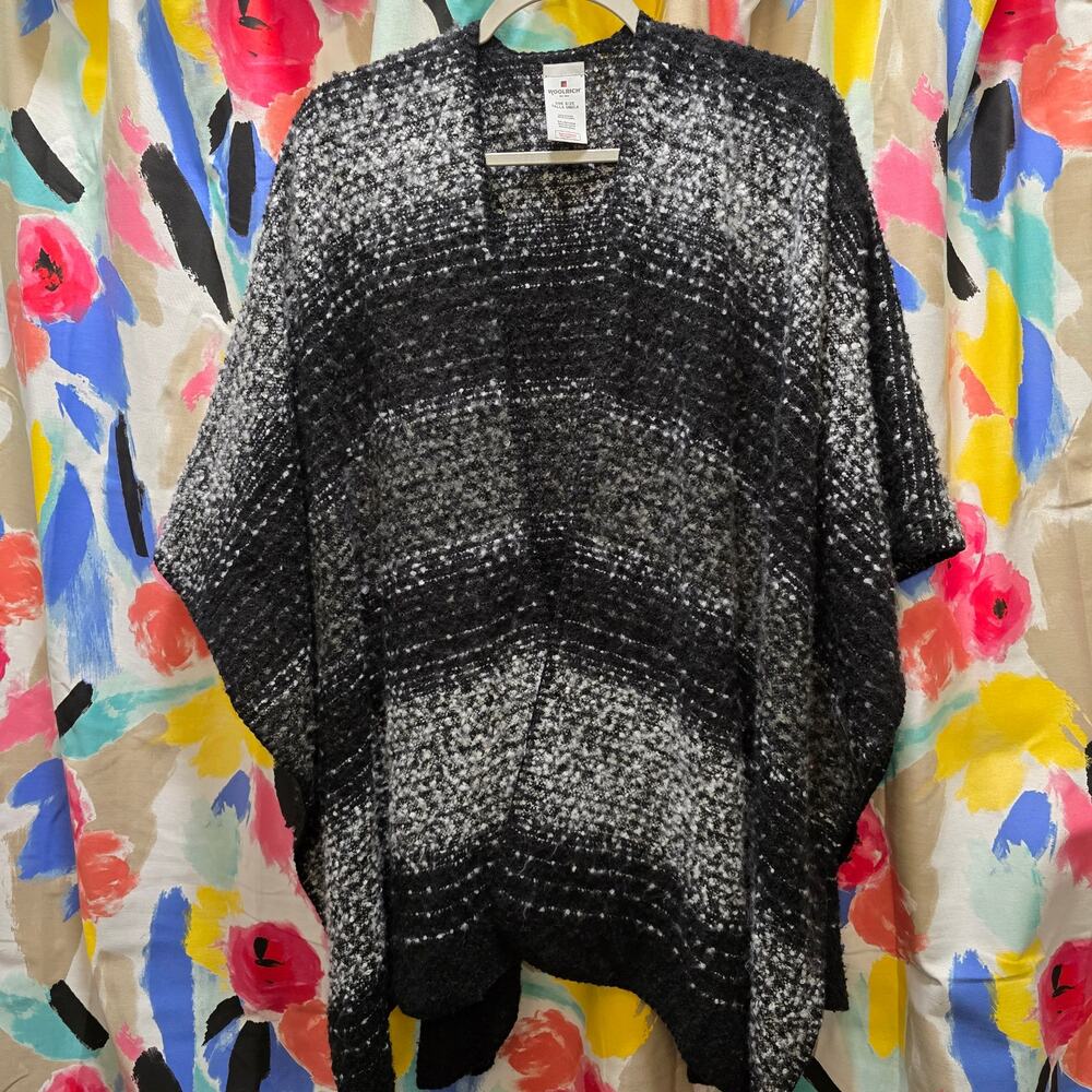 Woolrich blanket wrap poncho black gray striped boucle knit cozy one size